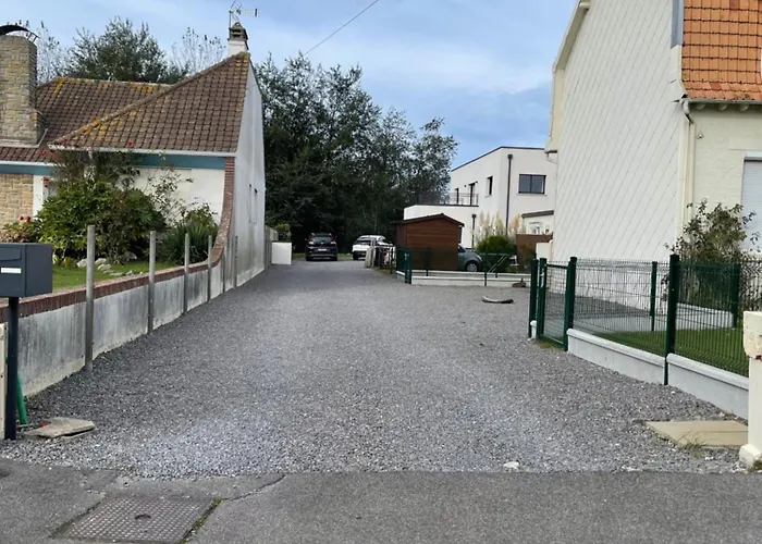 Maison Avec Terrasse Et Jardin à 600m De La *
